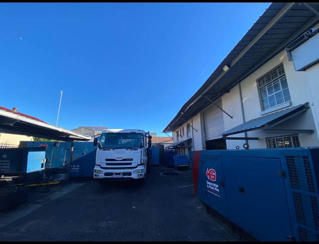 1,111M² WAREHOUSE TO LET IN PAARDEN EILAND